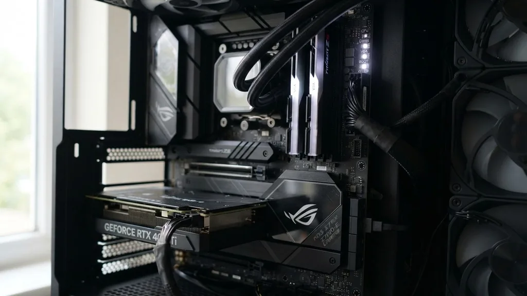 Decoding the Q-LED Diagnostic System - what does white light on motherboard mean