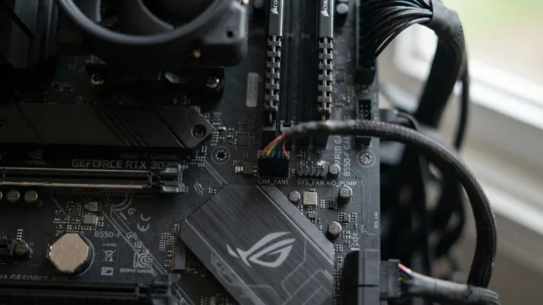 where to plug in fans on motherboard
